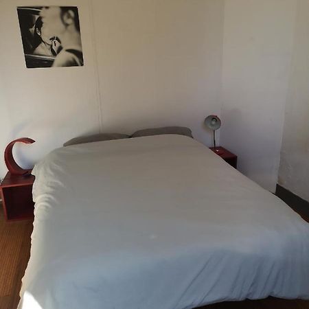 Bnb 4 Personnes 5 Mn Metro Bourg Entree Et Sdb Independantes Bed & Breakfast Lille Exterior photo